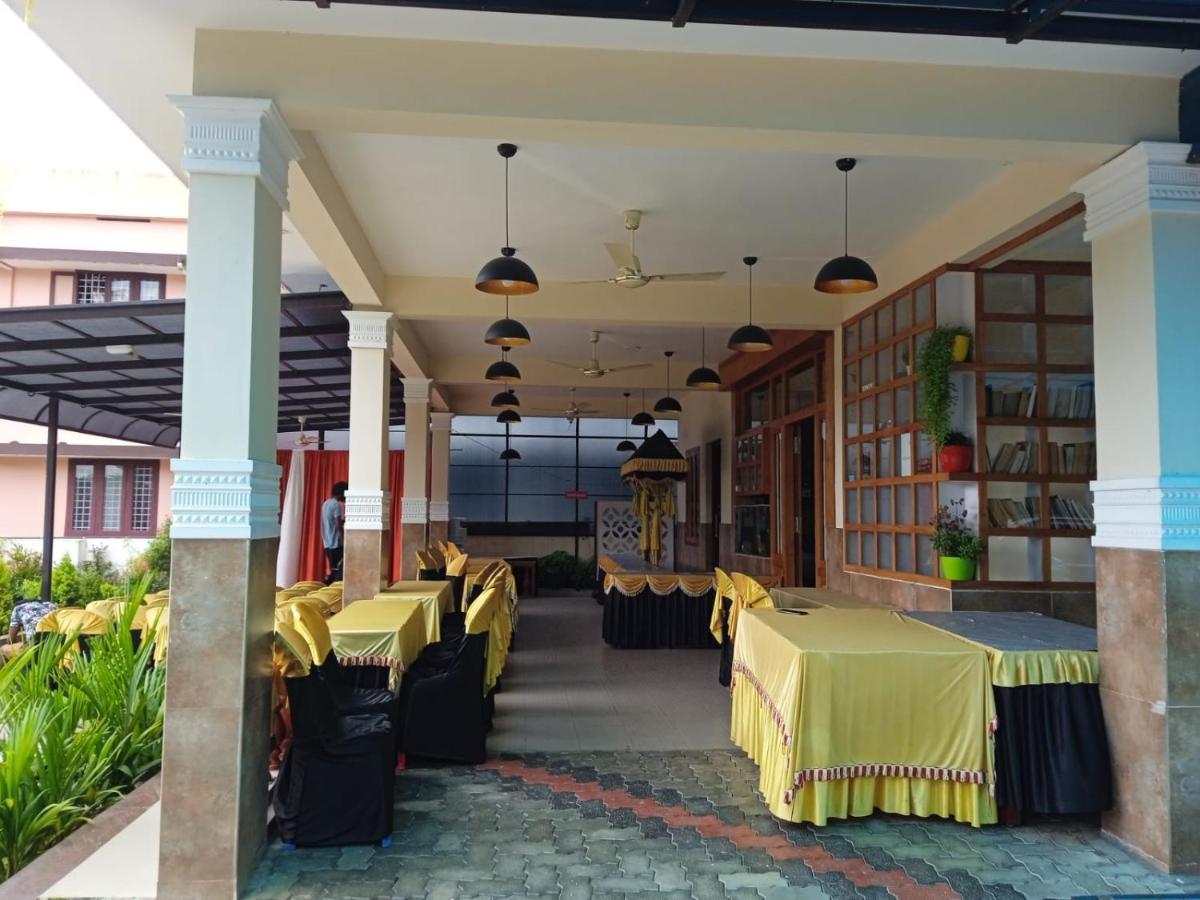Meghdoot River Resort Kochi المظهر الخارجي الصورة